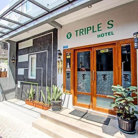Oyo 91686 Triple S Hotel Malioboro ジョグジャカルタ エクステリア 写真