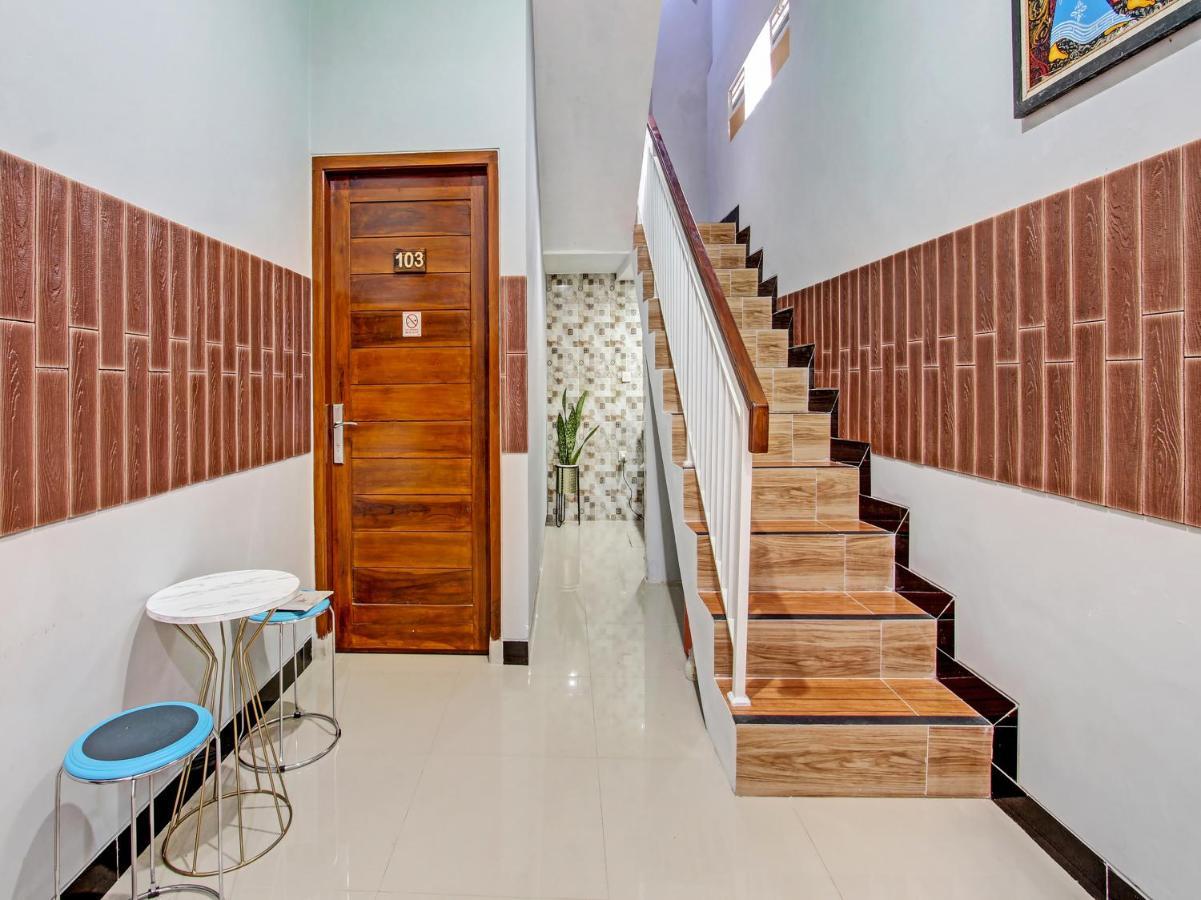 Oyo 91686 Triple S Hotel Malioboro ジョグジャカルタ エクステリア 写真