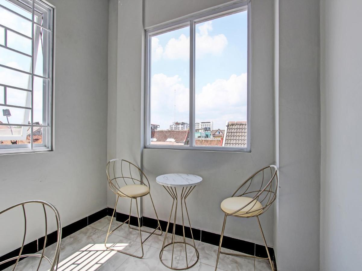 Oyo 91686 Triple S Hotel Malioboro ジョグジャカルタ エクステリア 写真