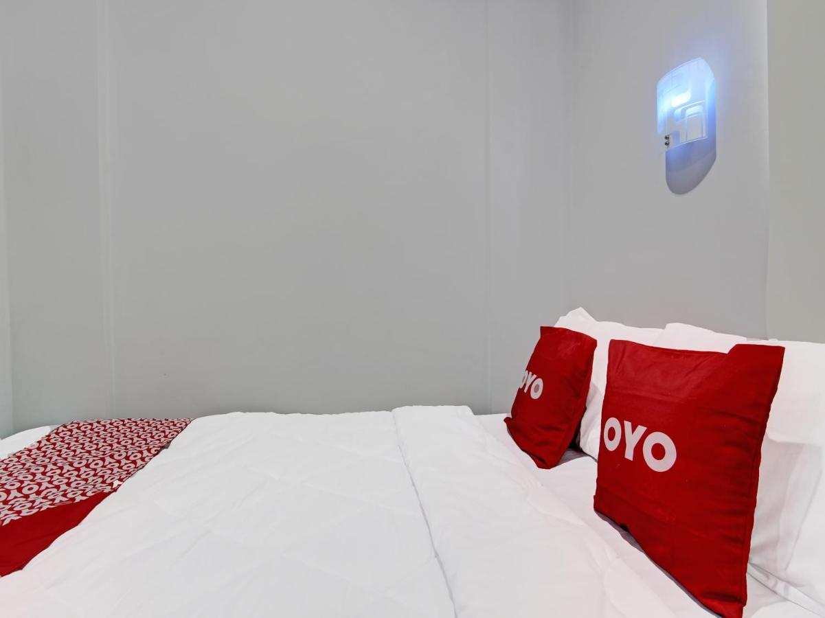 Oyo 91686 Triple S Hotel Malioboro ジョグジャカルタ エクステリア 写真