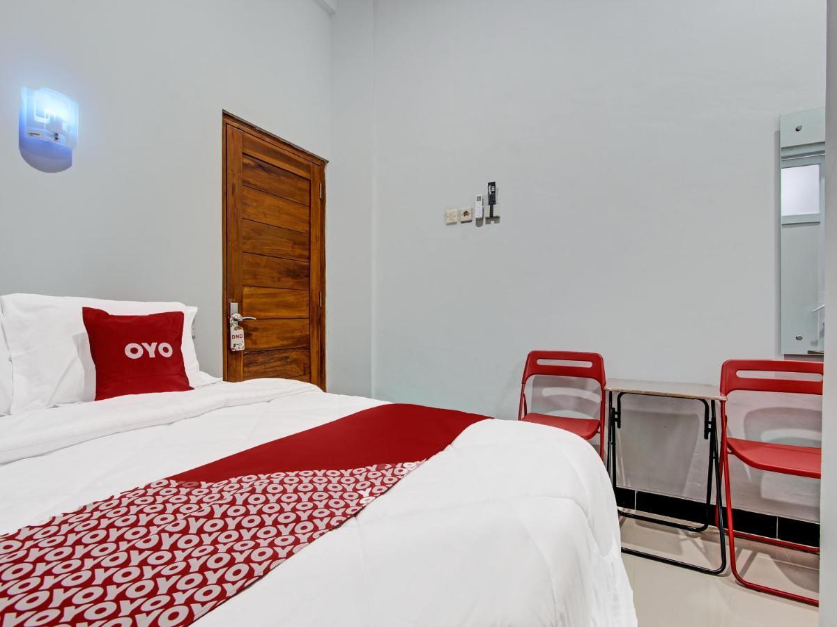 Oyo 91686 Triple S Hotel Malioboro ジョグジャカルタ エクステリア 写真