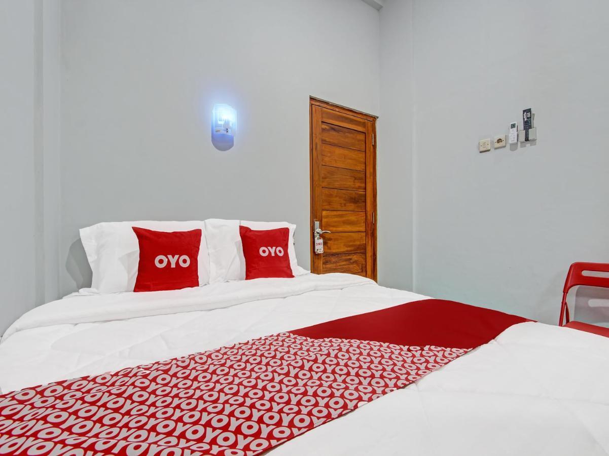 Oyo 91686 Triple S Hotel Malioboro ジョグジャカルタ エクステリア 写真