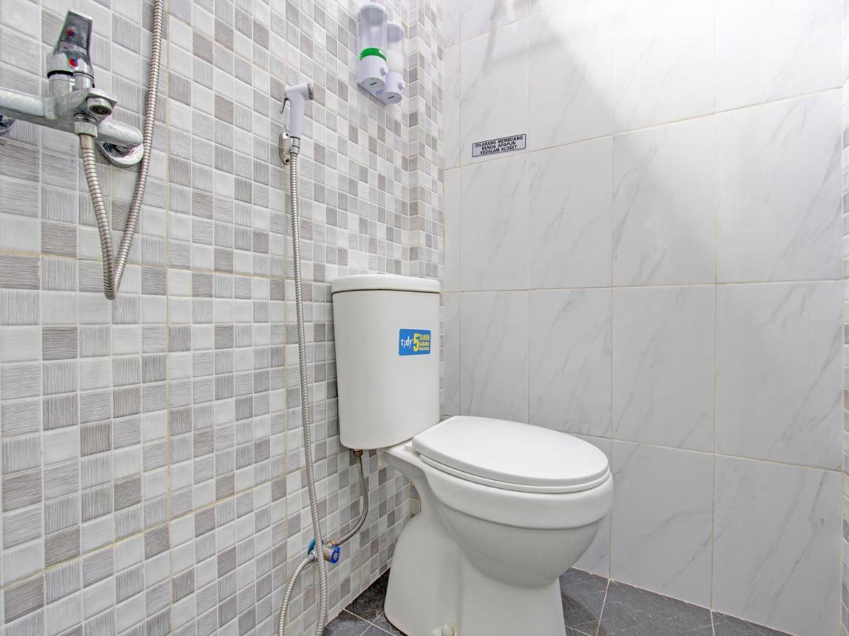 Oyo 91686 Triple S Hotel Malioboro ジョグジャカルタ エクステリア 写真