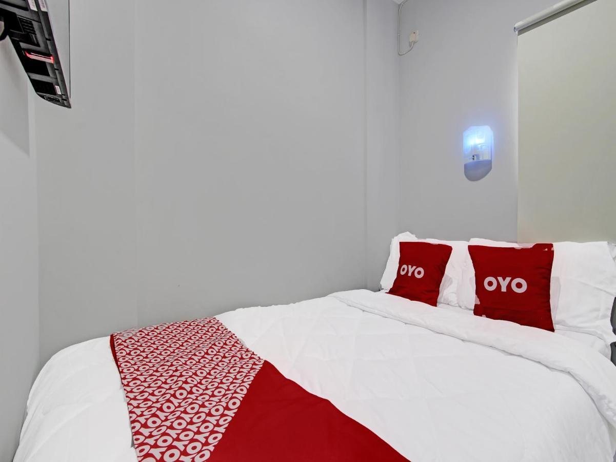 Oyo 91686 Triple S Hotel Malioboro ジョグジャカルタ エクステリア 写真