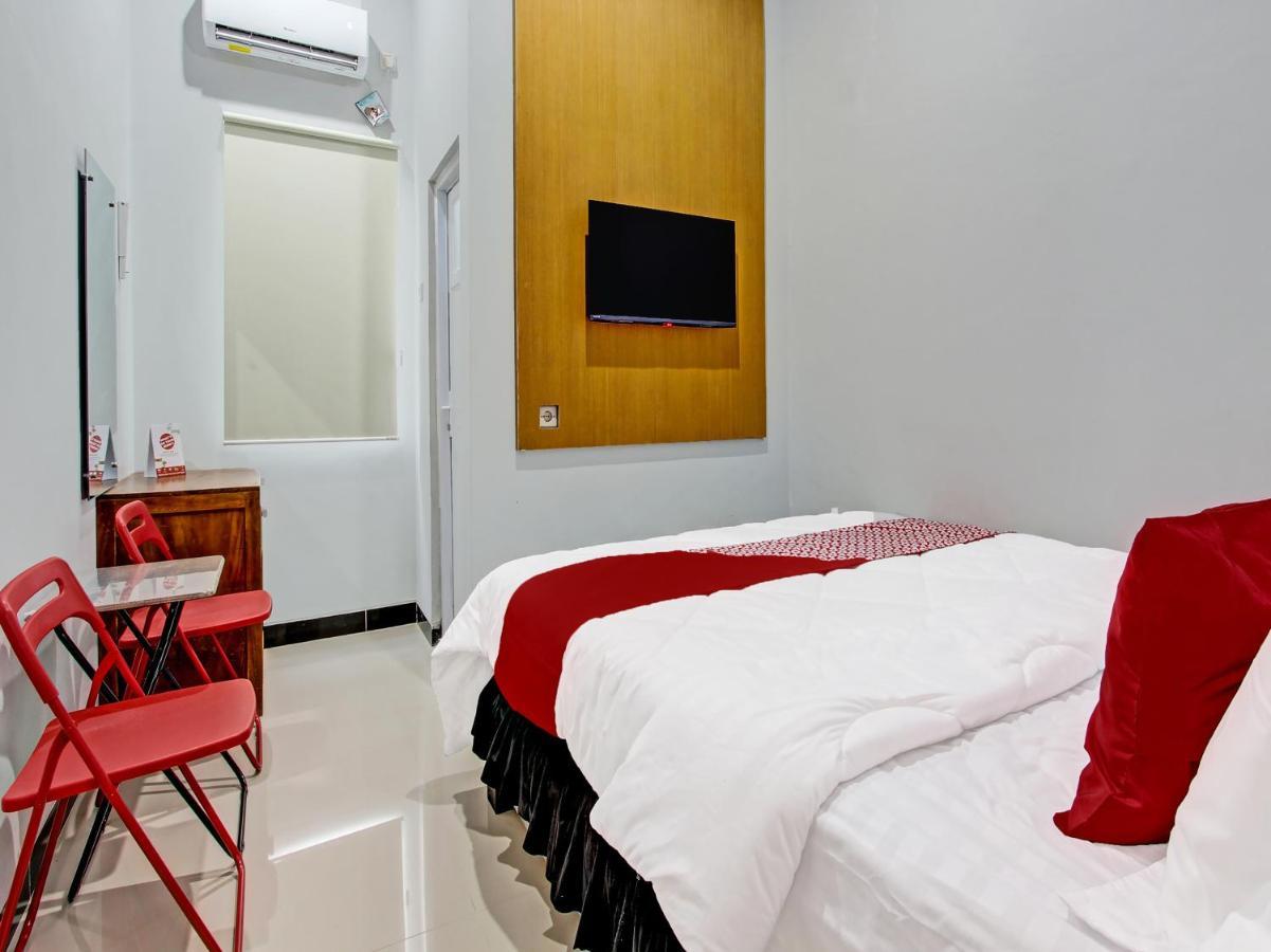 Oyo 91686 Triple S Hotel Malioboro ジョグジャカルタ エクステリア 写真